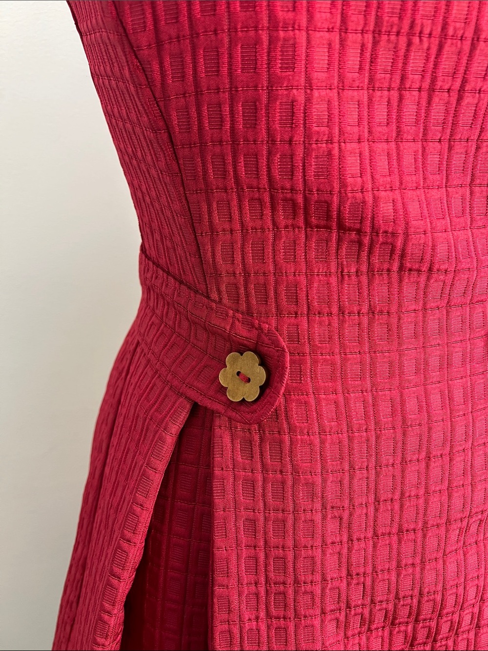 Modcloth So Sixties Dress Textured Fit N Flare Raspberry Red Womens XS Retro - Picture 4 of 8